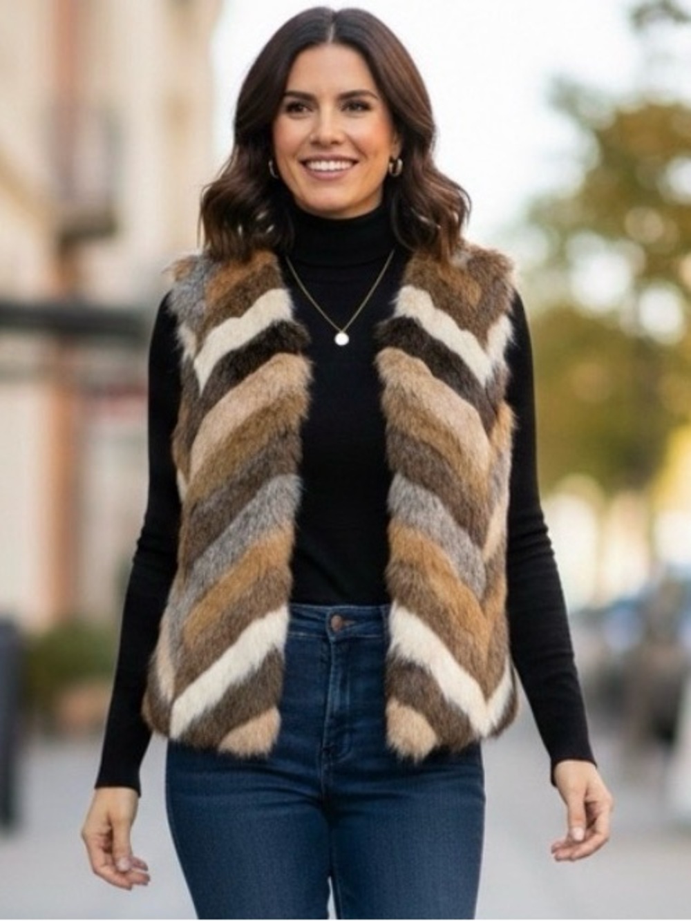 Chico's Medium Roxie Chevron Faux Fur Vest Ribbed Knit Back